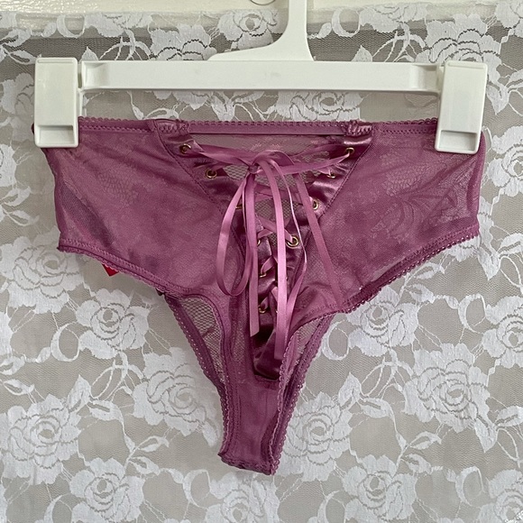 Lace-up Cheeky Lingerie - Picture 3 of 5